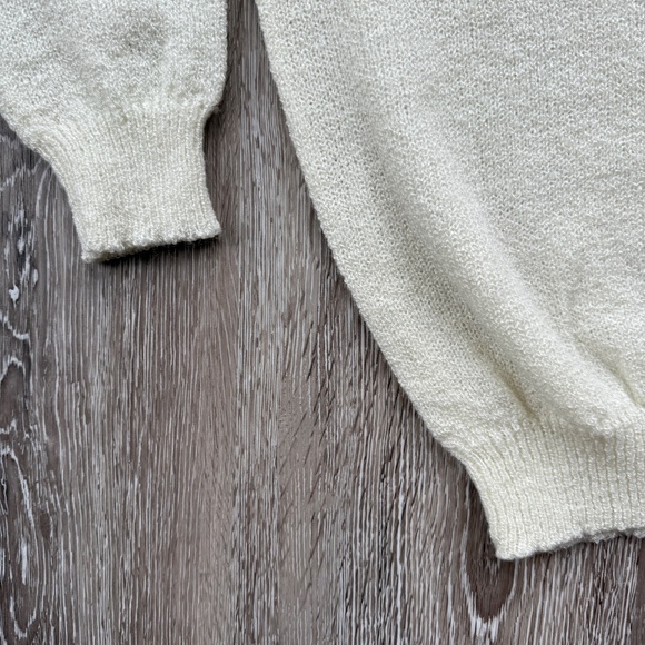 Vintage Lightweight Cream Turtleneck Sweater - Picture 5 of 5